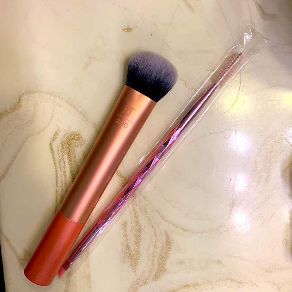 Makeup brushes